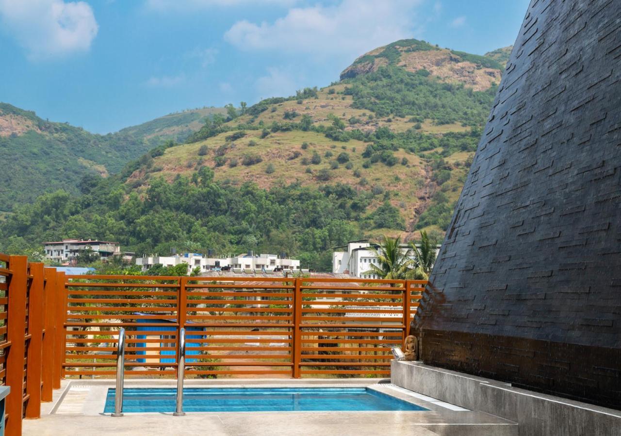 Saffronstays Urja, Lonavala - Private Villa With 2 Pools, Spa Room, Private Elevator & Waterfall 외부 사진