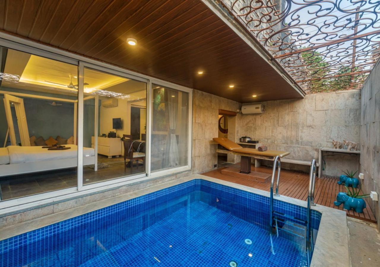 Saffronstays Urja, Lonavala - Private Villa With 2 Pools, Spa Room, Private Elevator & Waterfall 외부 사진
