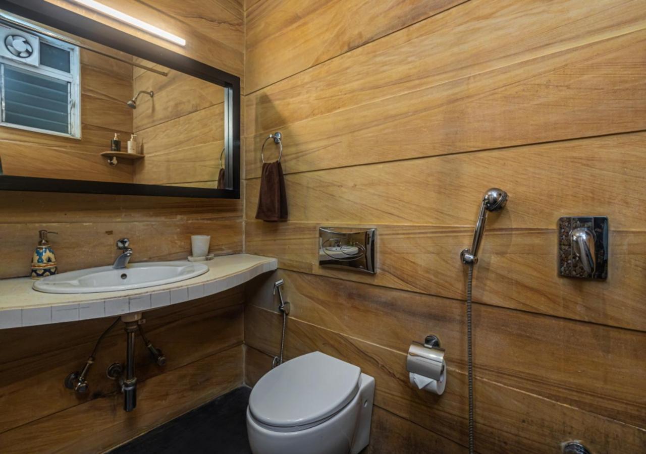Saffronstays Urja, Lonavala - Private Villa With 2 Pools, Spa Room, Private Elevator & Waterfall 외부 사진