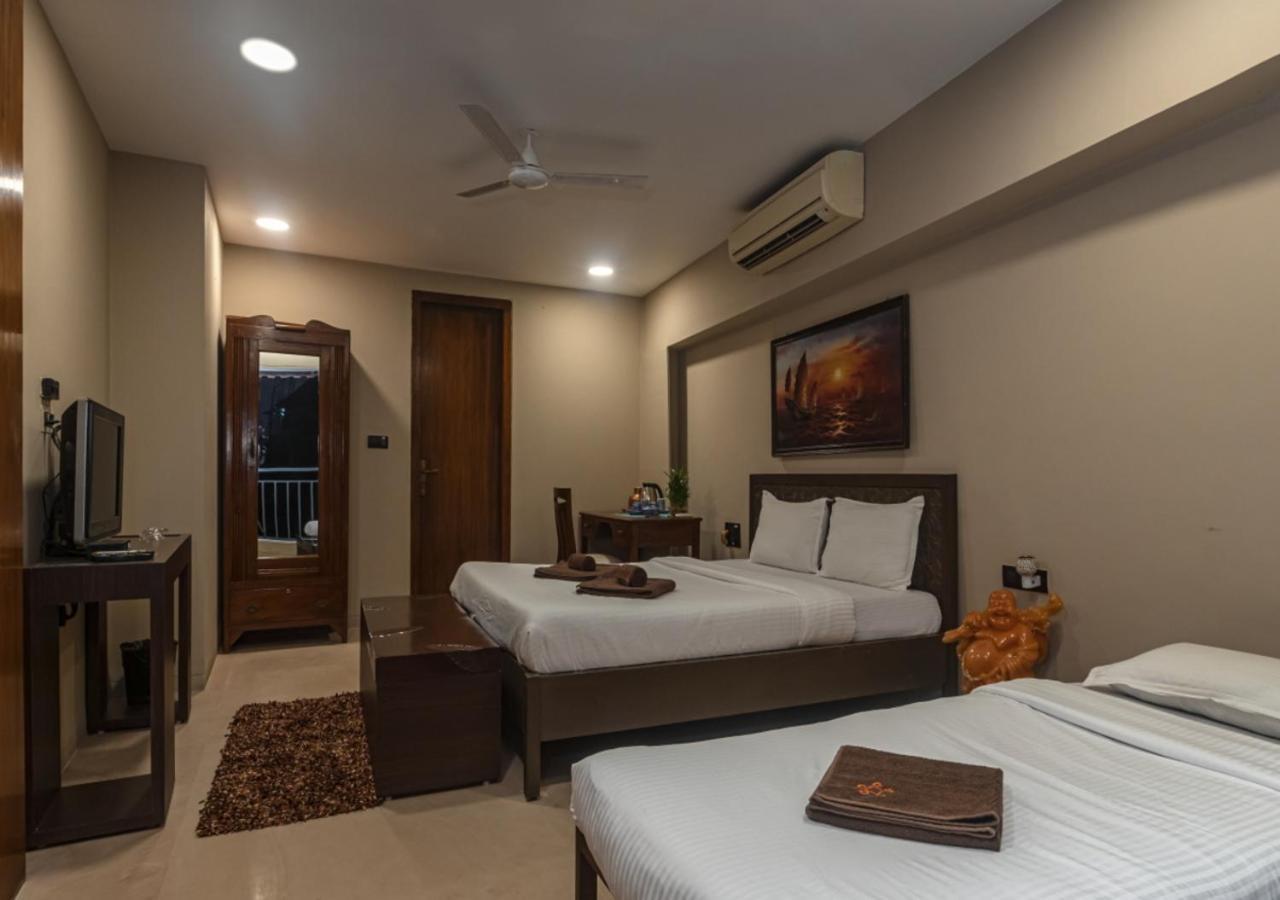 Saffronstays Urja, Lonavala - Private Villa With 2 Pools, Spa Room, Private Elevator & Waterfall 외부 사진